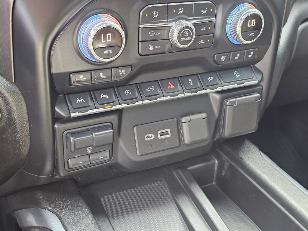 Used 2020 GMC Sierra 1500 AT4 w/ AT4 Premium Package AWD/4WD image 28