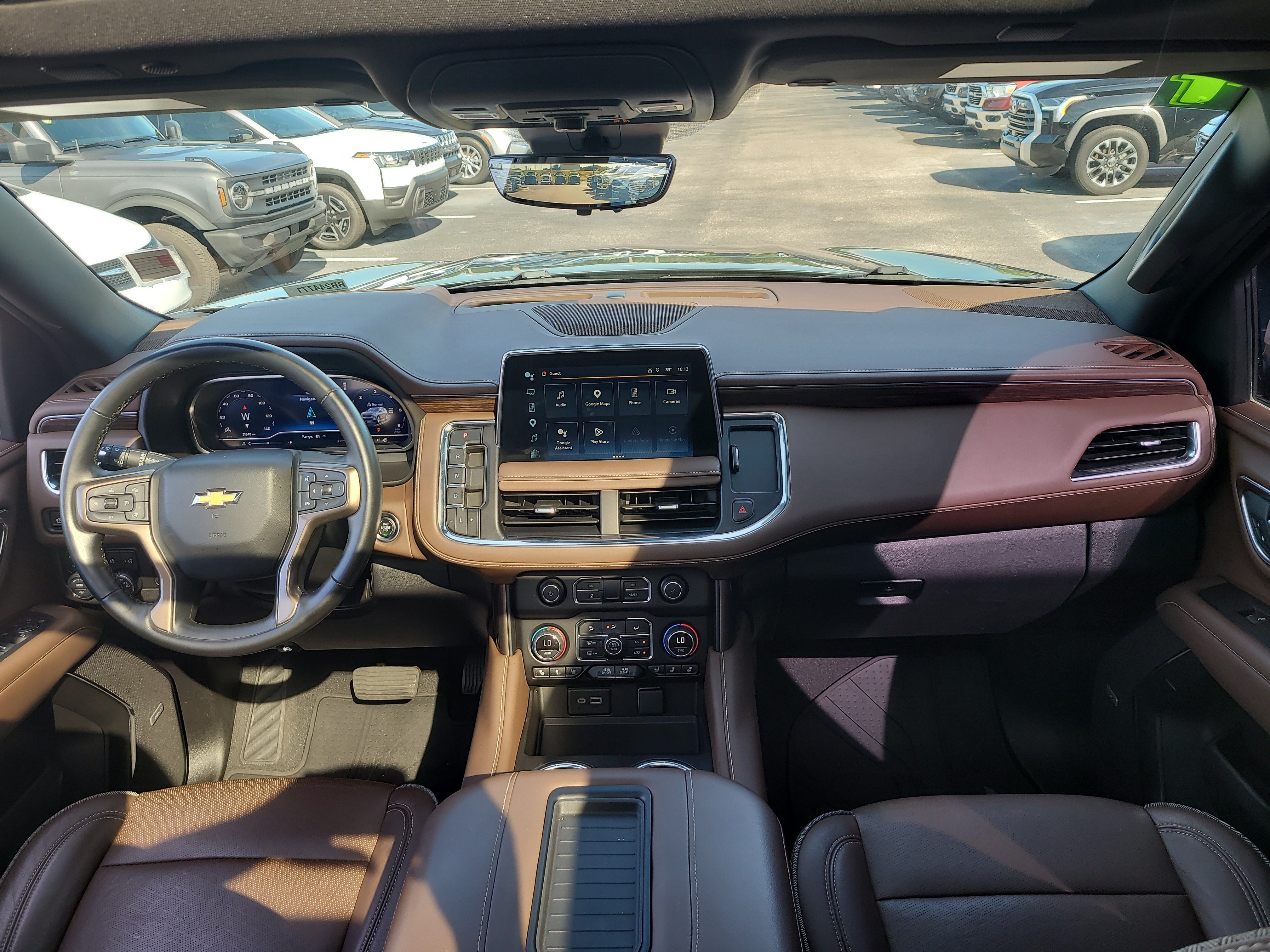 Used 2024 Chevrolet Suburban High Country AWD/4WD image 15