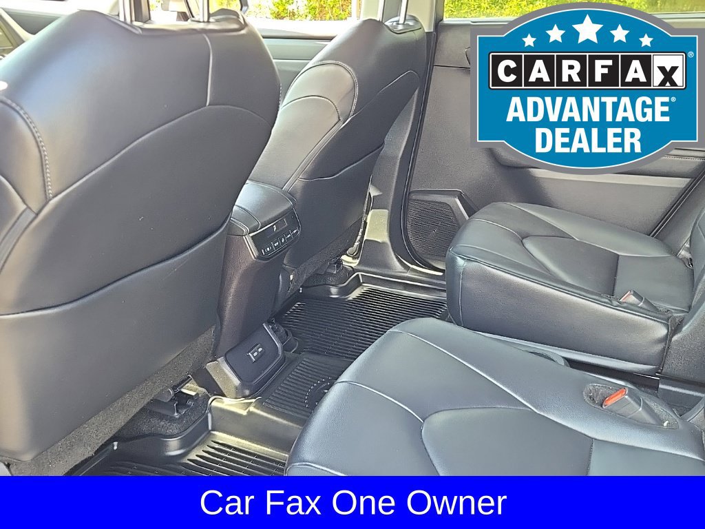 Used 2024 Toyota Highlander XLE AWD/4WD image 15