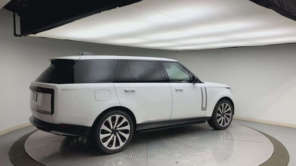 New 2026 Land Rover Range Rover Long Wheelbase Autobiography image 2