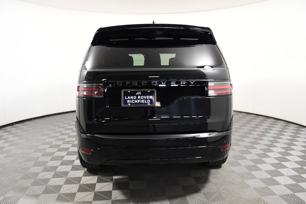 Certified 2025 Land Rover Discovery Dynamic SE image 5