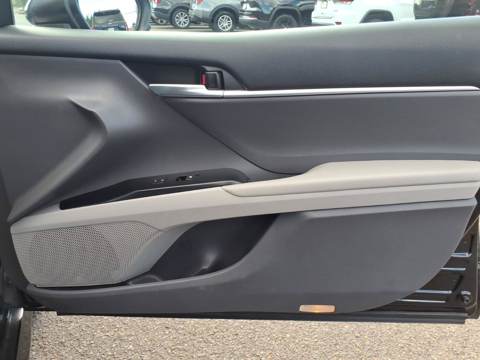 Used 2019 Toyota Camry LE FWD image 10