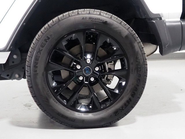 Used 2025 Jeep Wrangler 4xe Sahara w/ Safety Group AWD/4WD image 47