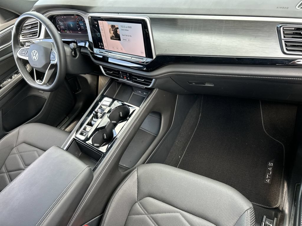 Used 2024 Volkswagen Atlas Cross Sport SE FWD image 28