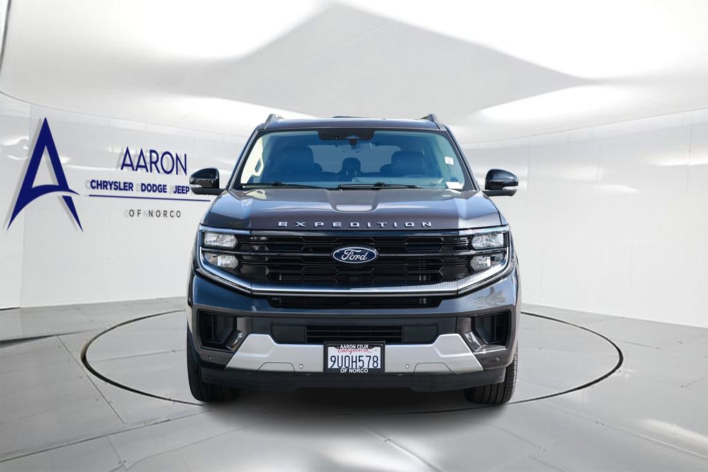 Used 2025 Ford Expedition Platinum w/ Driver's Package image 4