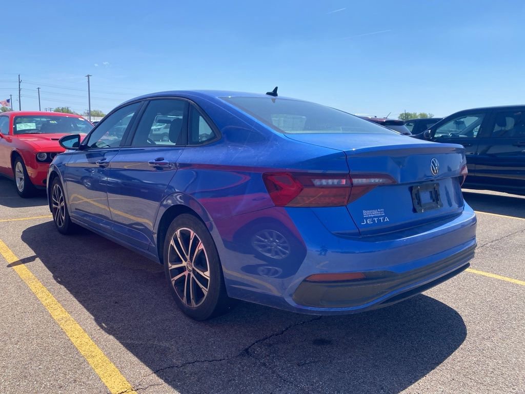 Used 2022 Volkswagen Jetta Sport FWD image 11