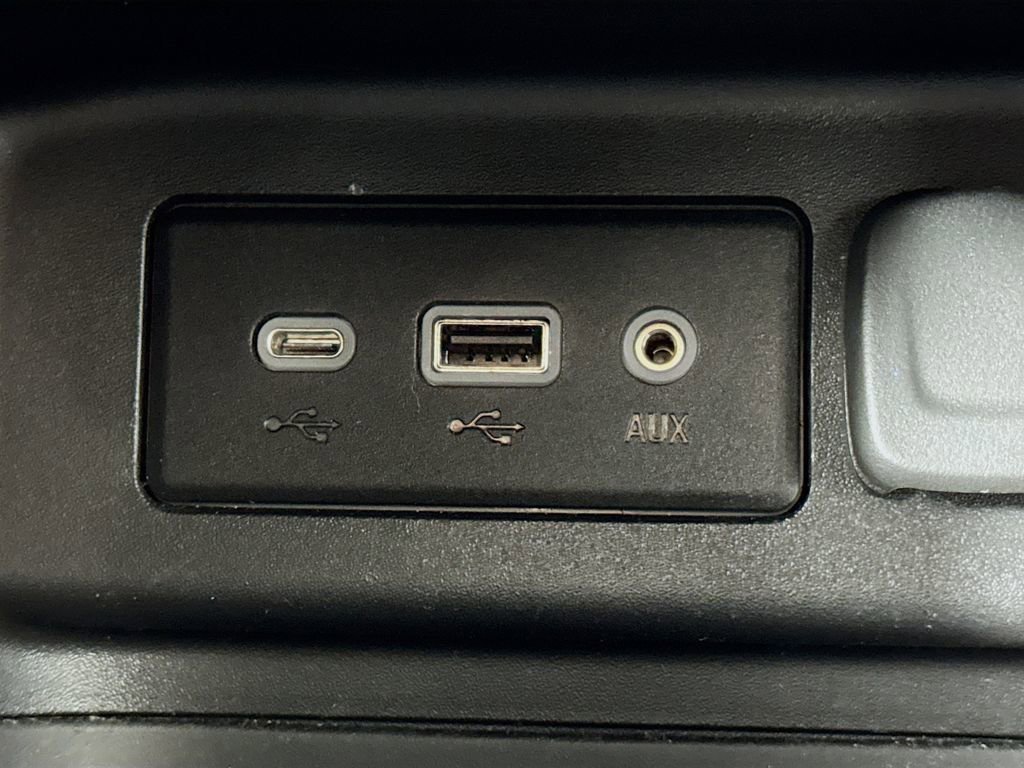 Used 2022 Chevrolet Equinox LT w/ LPO, Floor Liner Package AWD/4WD image 13