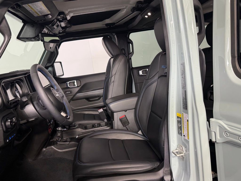Used 2024 Jeep Wrangler Unlimited Rubicon 4xe image 21