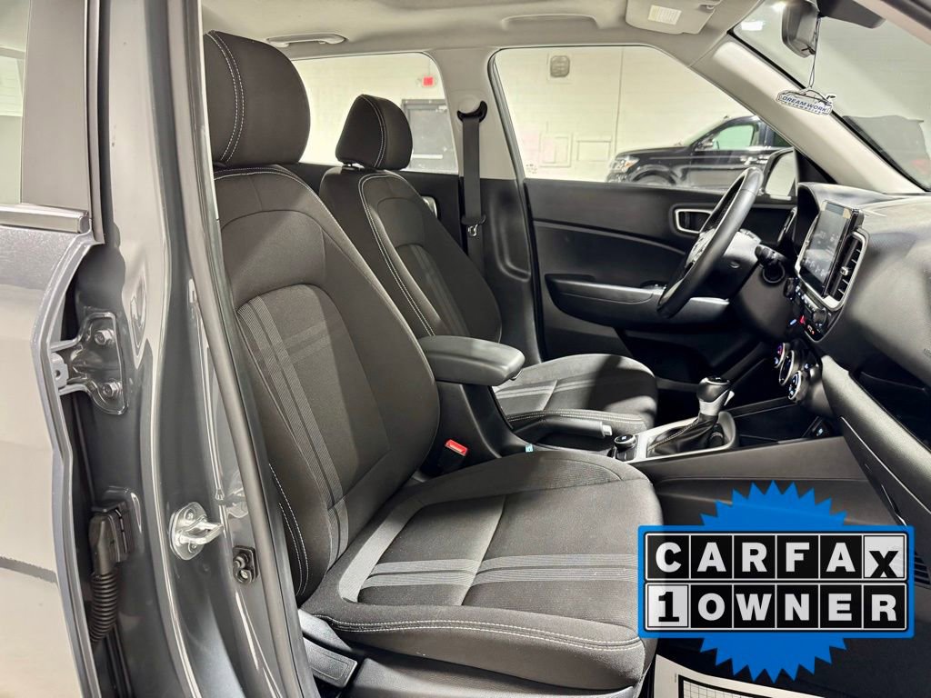 Used 2024 Hyundai Venue SEL image 23