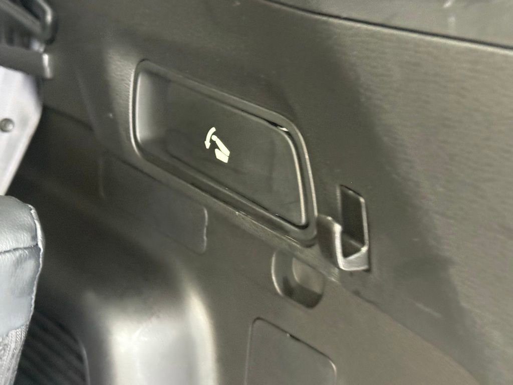 Used 2024 Mitsubishi Outlander SEL Black Edition image 6