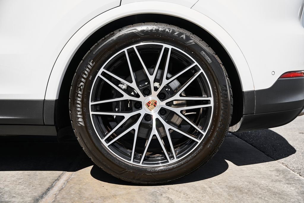 Used 2025 Porsche Cayenne image 17