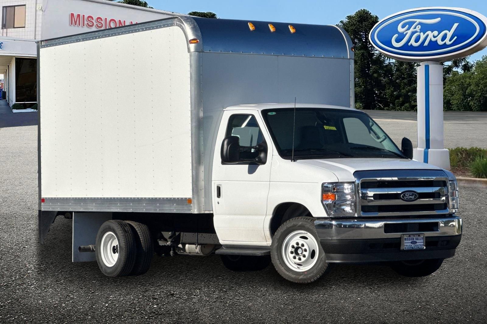 New 2026 Ford E-350 and Econoline 350 Super Duty w/ Power Equipment Group image 2
