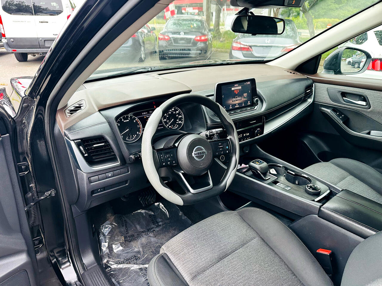 Used 2021 Nissan Rogue SV image 12