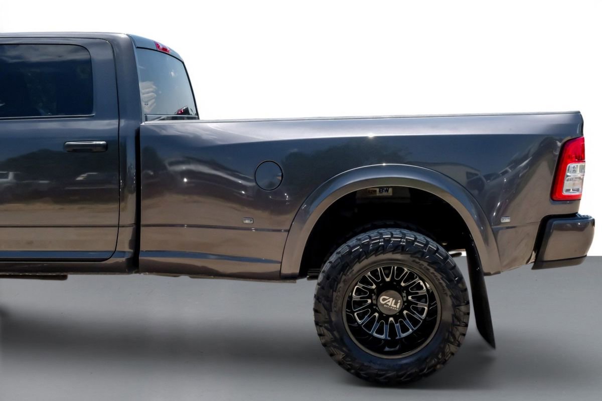 Used 2024 RAM 3500 Tradesman w/ Chrome Appearance Group AWD/4WD image 14