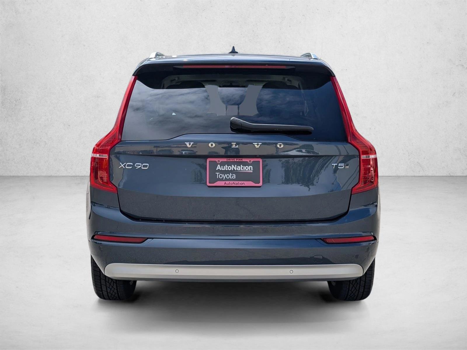 Used 2022 Volvo XC90 T5 Momentum AWD/4WD image 7