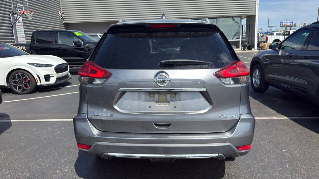 Used 2018 Nissan Rogue SL w/ Premium Package image 4