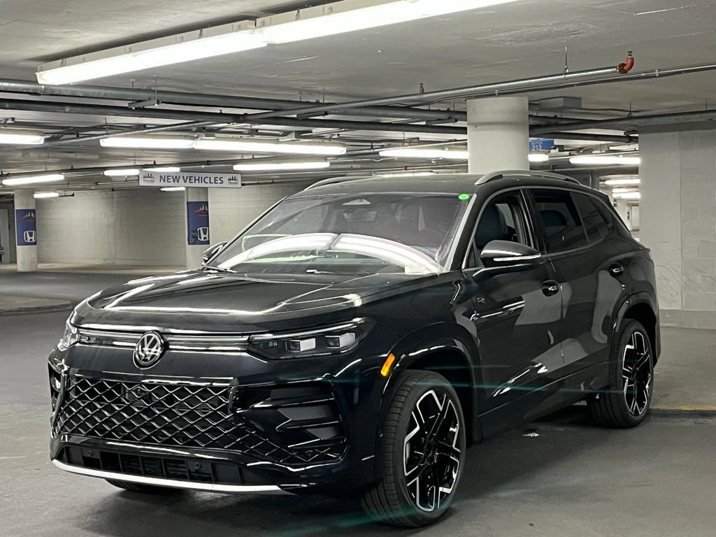 New 2026 Volkswagen Tiguan SEL R-Line AWD/4WD image 3