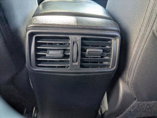 Used 2020 Nissan Rogue Sport S image 16