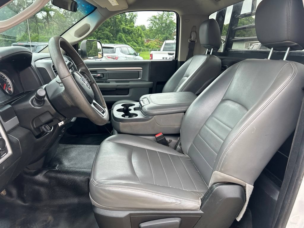 Used 2018 RAM 3500 Tradesman w/ Chrome Appearance Group AWD/4WD image 8
