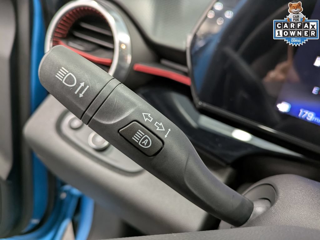 Used 2025 Chevrolet Trax RS w/ Sunroof Package FWD image 18