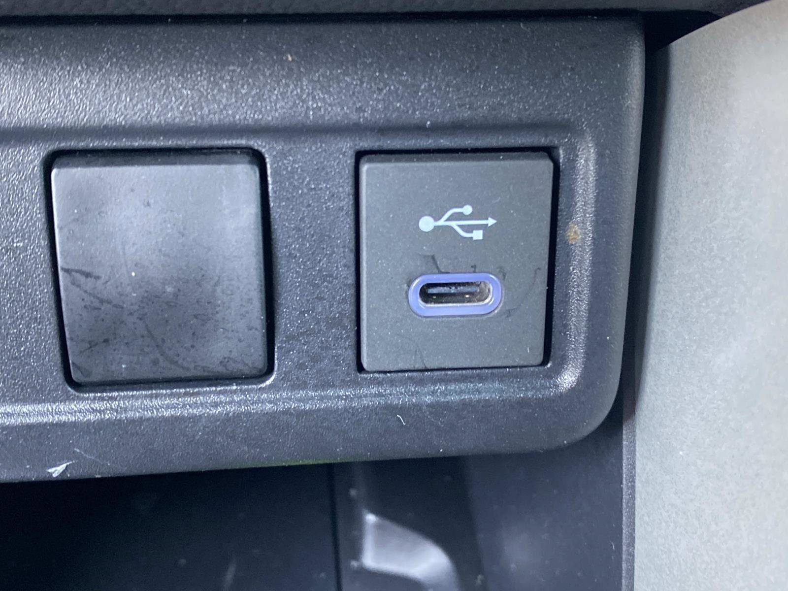 Used 2024 Toyota Corolla Cross SE image 30