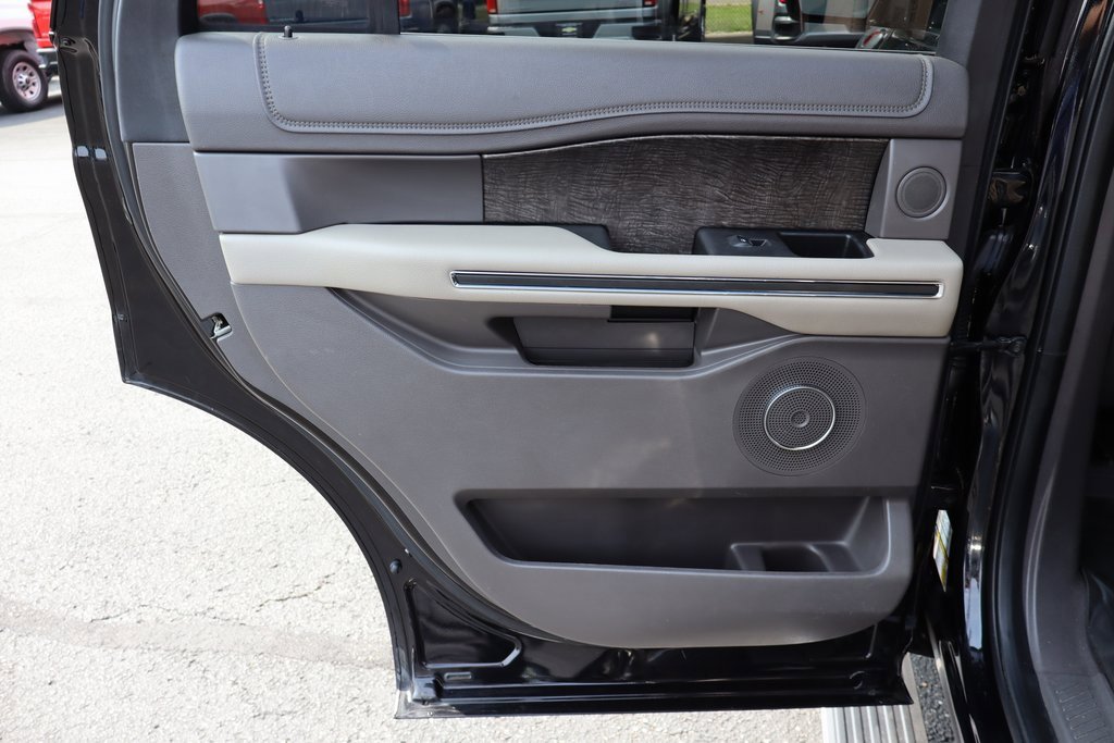 Used 2020 Ford Expedition Limited image 37