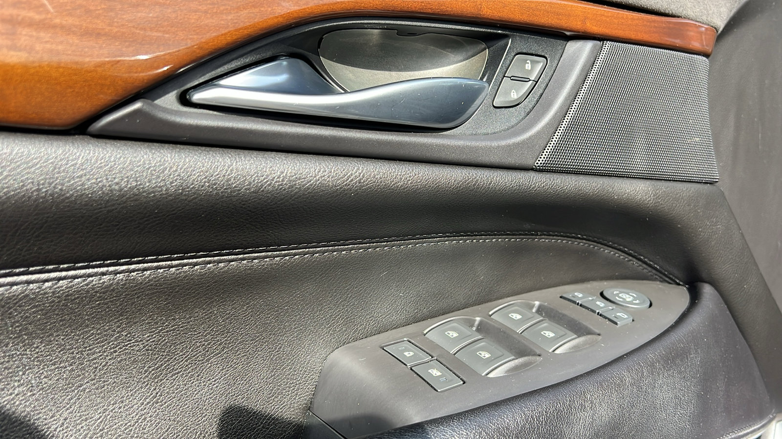 Used 2017 Cadillac Escalade Premium Luxury image 21