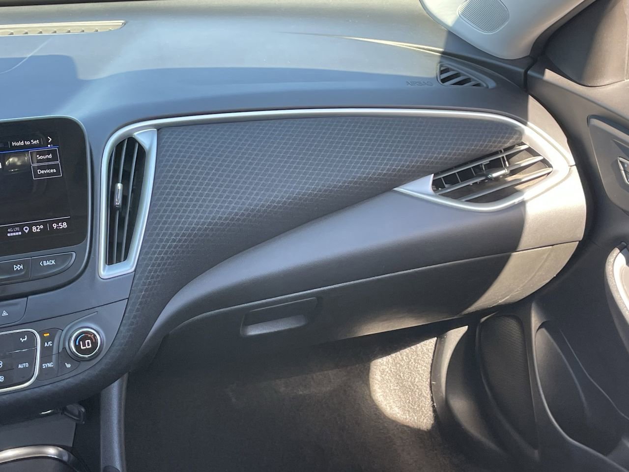 Used 2024 Chevrolet Malibu LT image 18