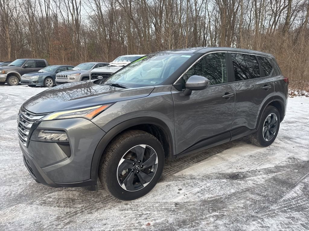 Used 2024 Nissan Rogue SV image 5