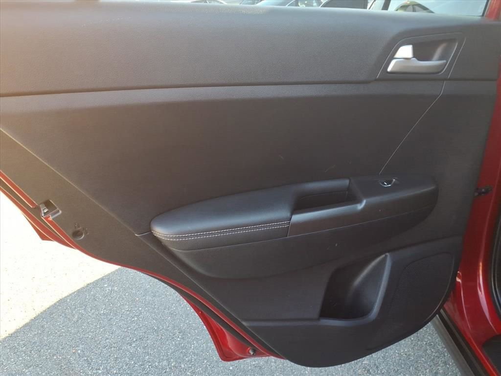 Used 2019 Kia Sportage LX image 10