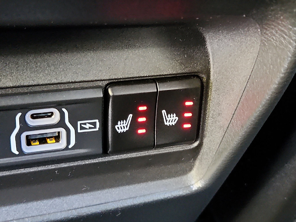 Used 2024 Jeep Grand Cherokee Limited AWD/4WD image 11