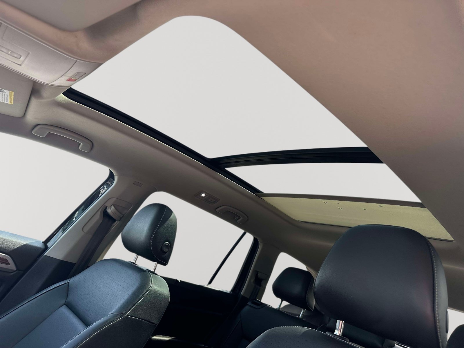 Used 2021 Volkswagen Atlas SE w/ Panoramic Sunroof Package AWD/4WD image 8