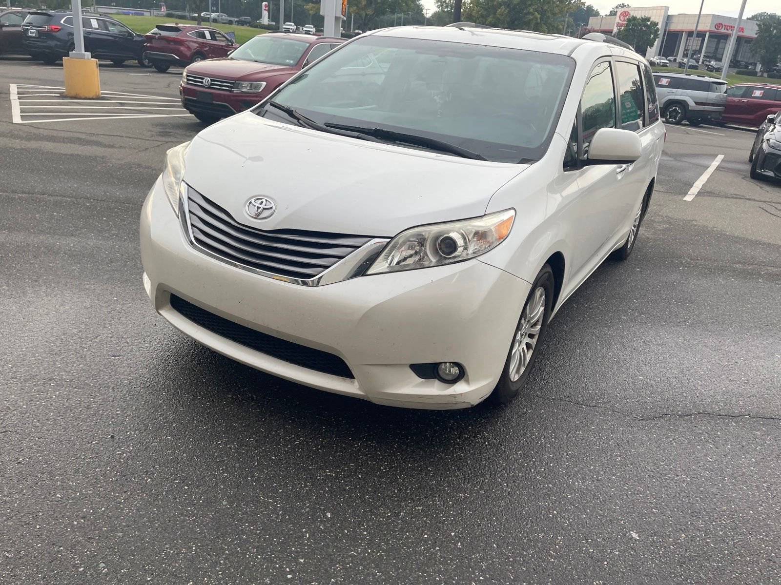 Used 2016 Toyota Sienna XLE FWD image 13