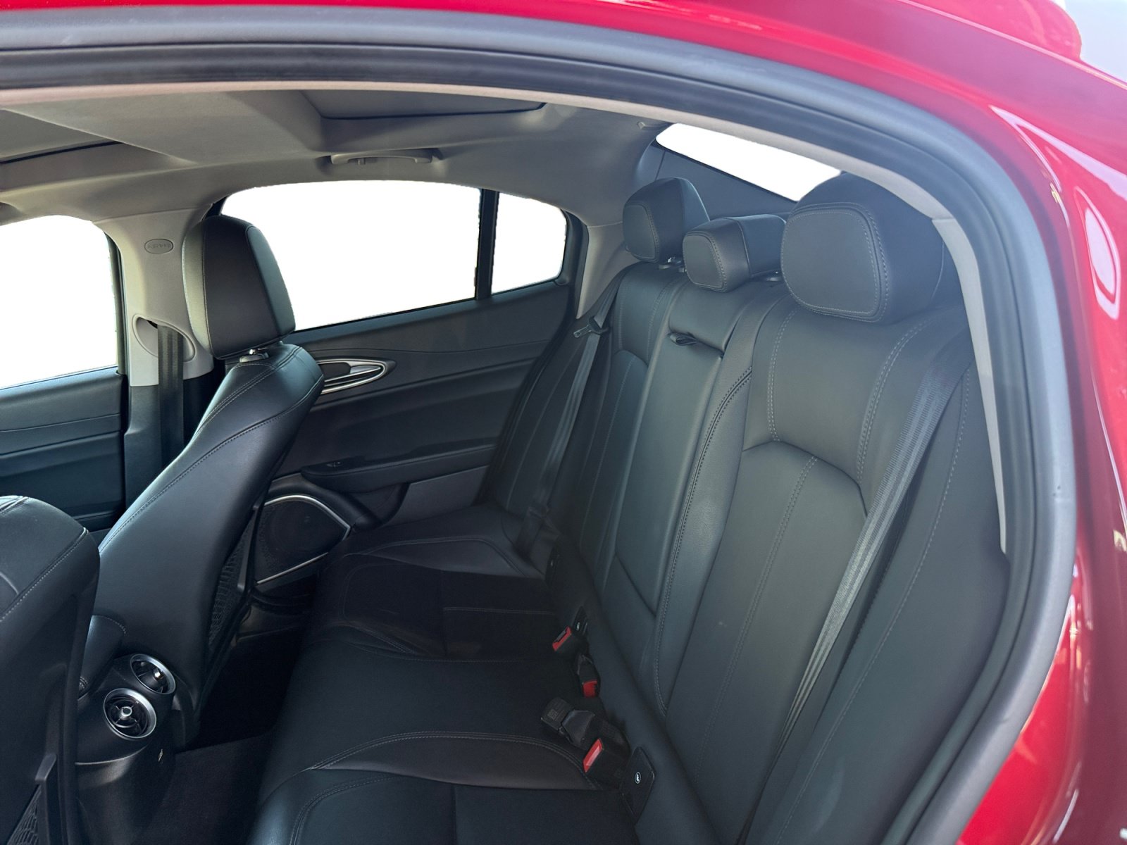 Used 2018 Alfa Romeo Giulia Ti w/ Nero Edizione RWD image 11