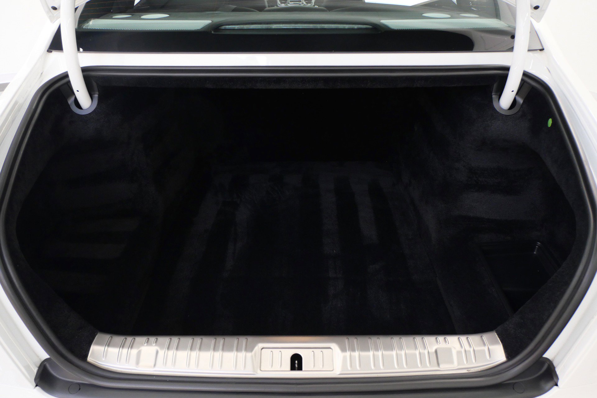 Used 2014 Rolls-Royce Ghost RWD image 18