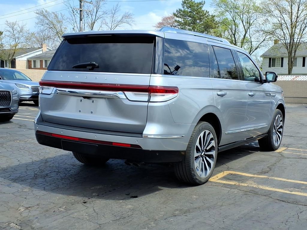 Used 2022 Lincoln Navigator Reserve AWD/4WD image 7