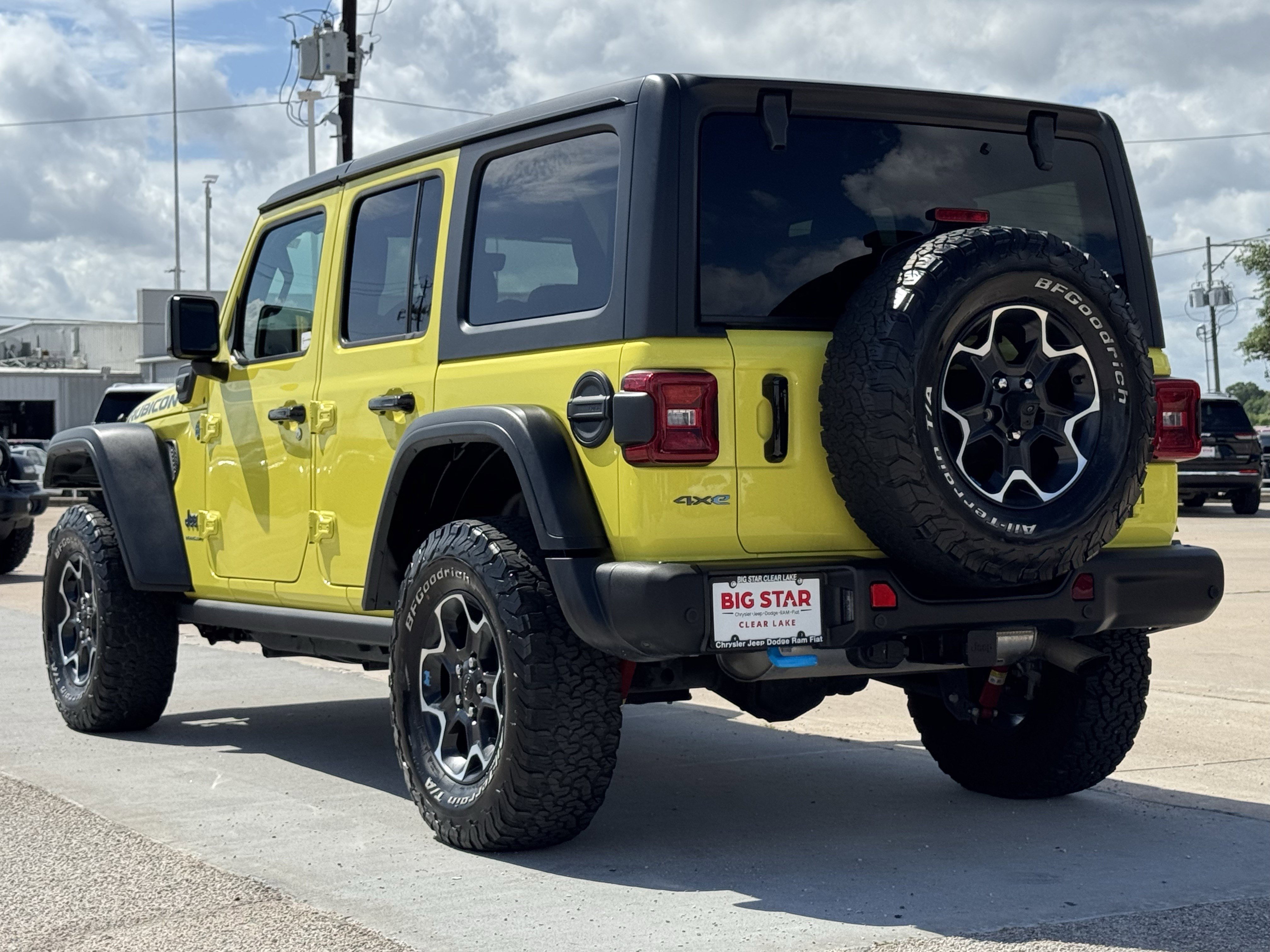 Used 2023 Jeep Wrangler Unlimited Rubicon 4xe w/ Steel Bumper Group image 9
