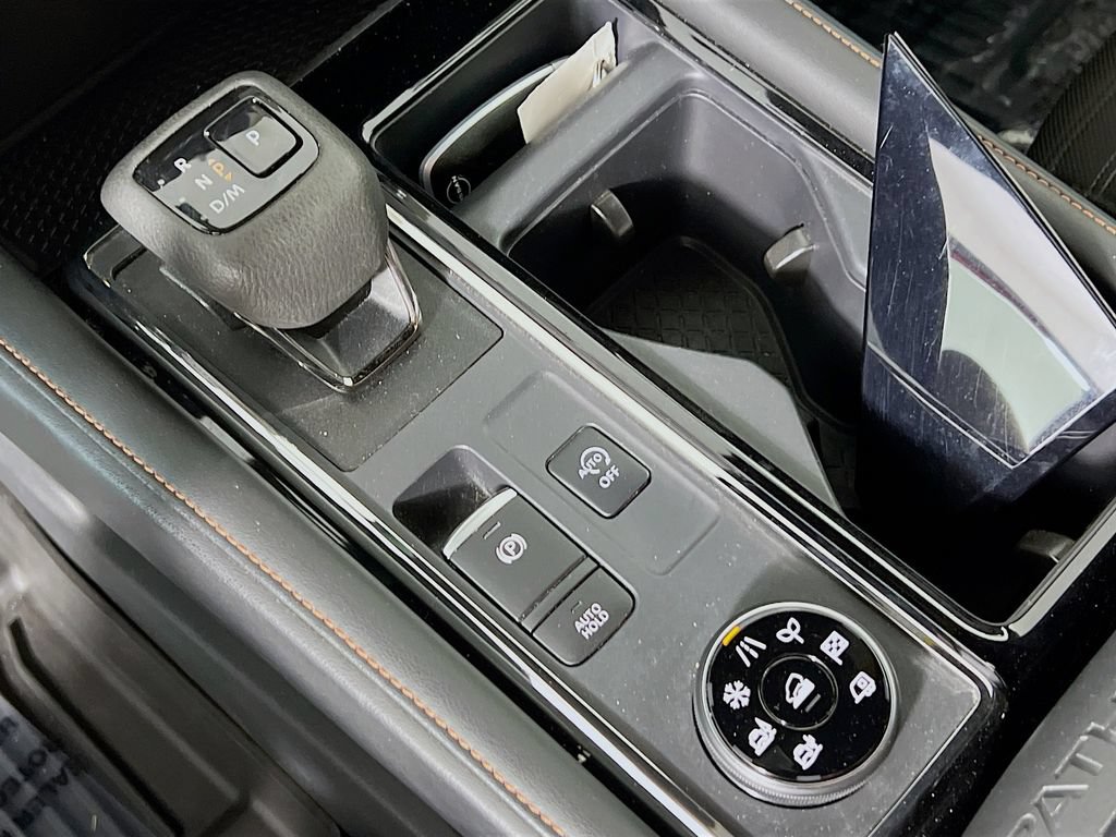 Used 2024 Nissan Pathfinder Rock Creek AWD/4WD image 16