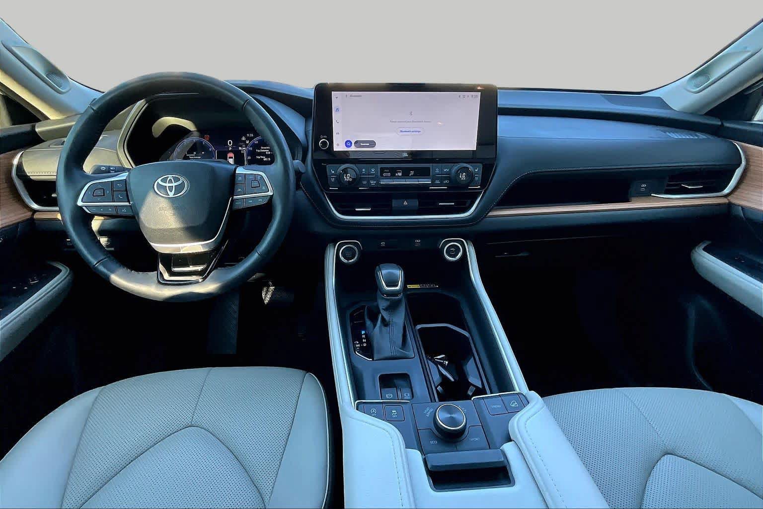 Used 2025 Toyota Grand Highlander AWD image 15