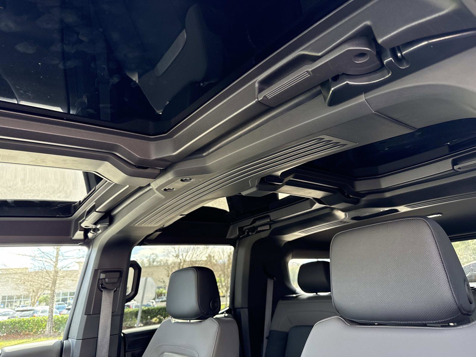 Used 2025 GMC Hummer EV 2X w/ LPO, Roof Cross Rail Package image 22