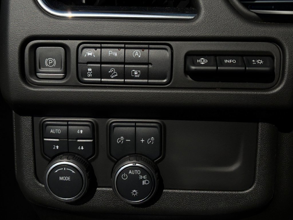Used 2023 Chevrolet Suburban High Country AWD/4WD image 18