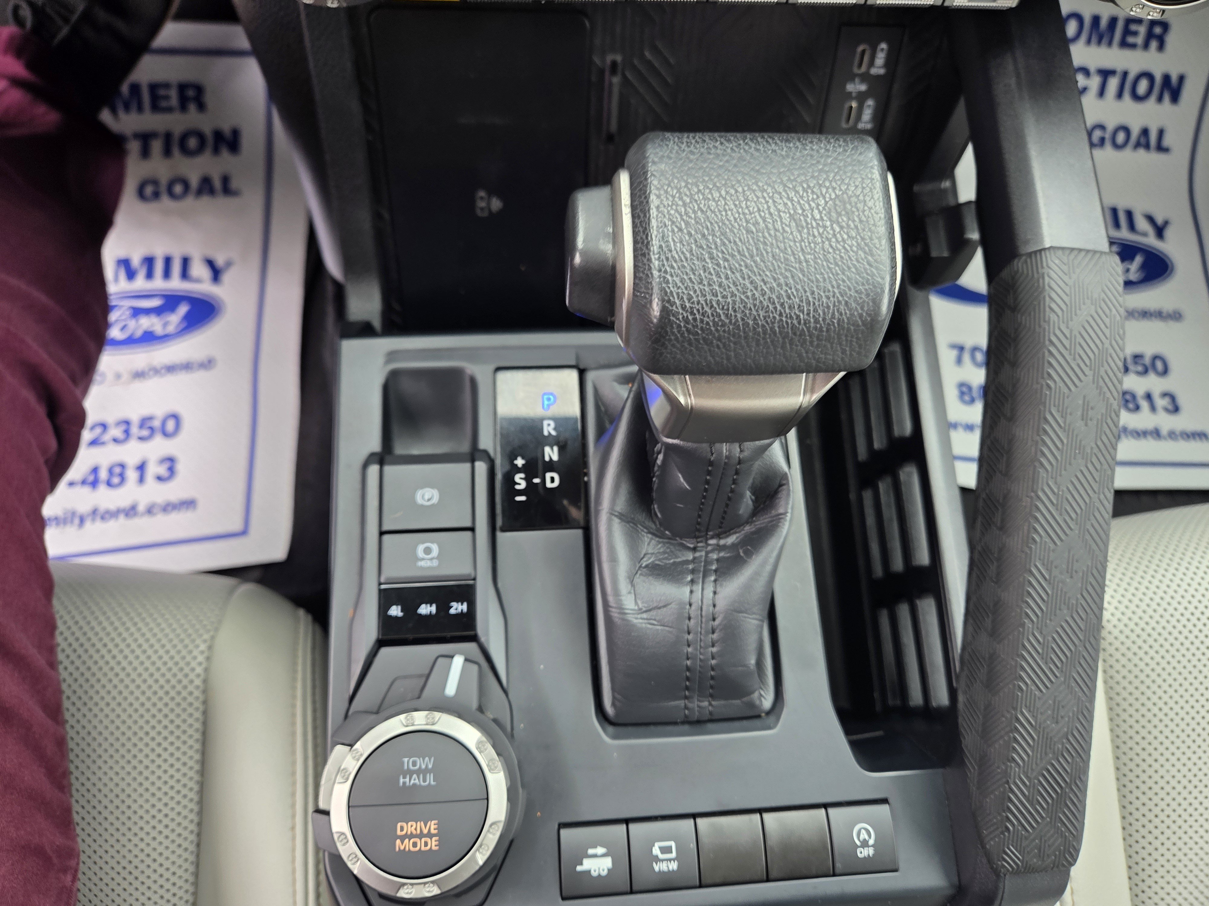 Used 2025 Toyota Tacoma Limited AWD/4WD image 16