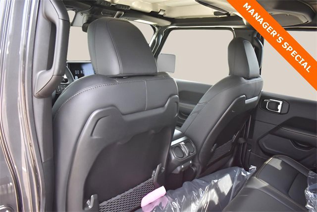 New 2025 Jeep Gladiator High Tide image 15