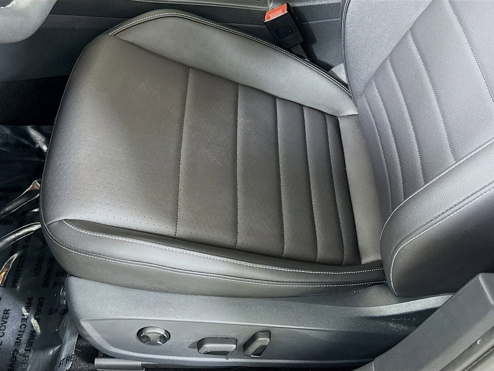 Certified 2021 Volkswagen Jetta SE w/ SE Cold Weather Package FWD image 12