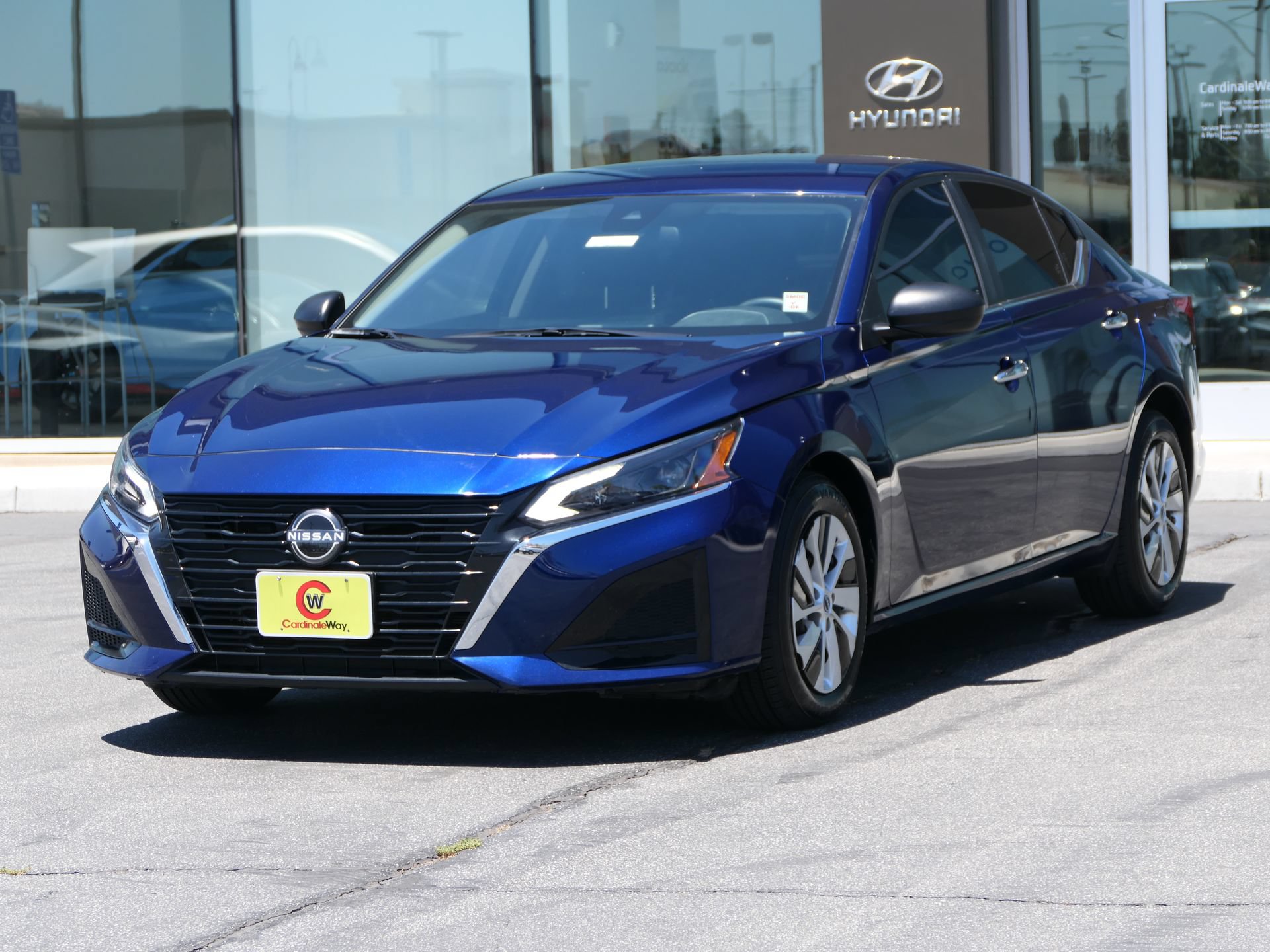 Used 2024 Nissan Altima 2.5 S FWD image 7