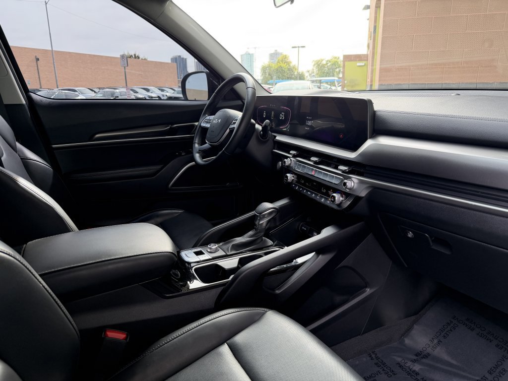 Used 2024 Kia Telluride LX image 38