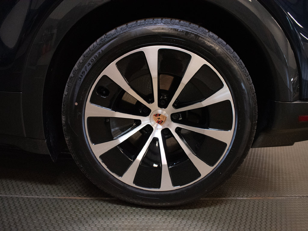 New 2026 Porsche Cayenne Electric AWD/4WD image 13