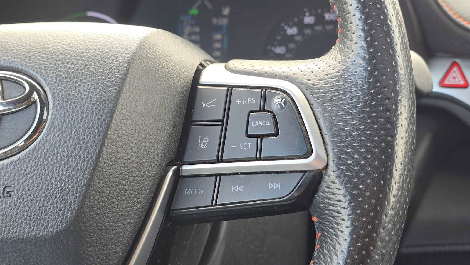 Used 2022 Toyota Sienna XSE w/ XSE Plus Package FWD image 30
