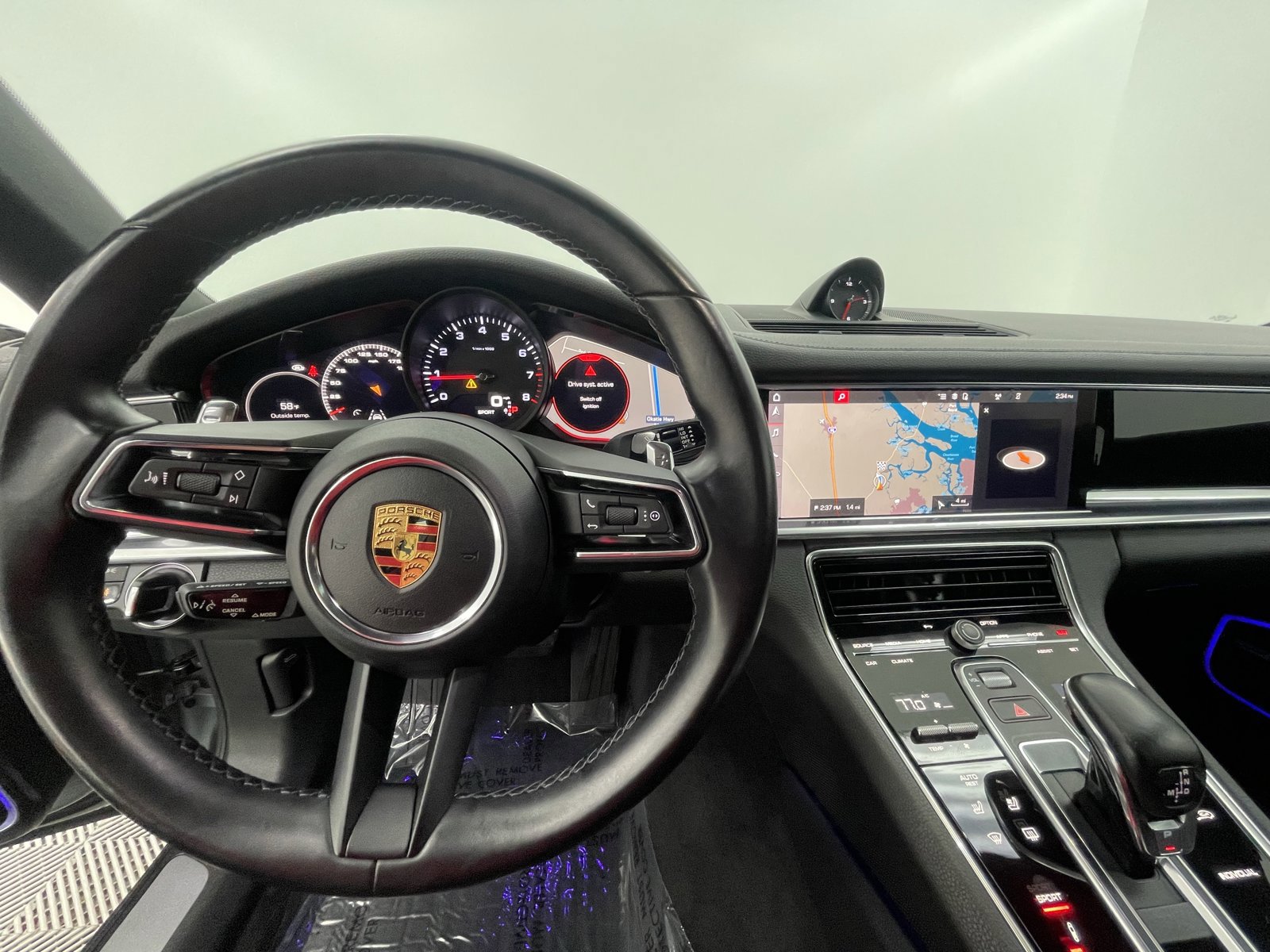 Certified 2021 Porsche Panamera image 6