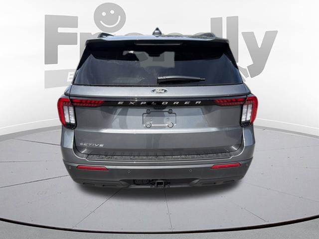 Used 2027 Ford Explorer Active AWD/4WD image 6